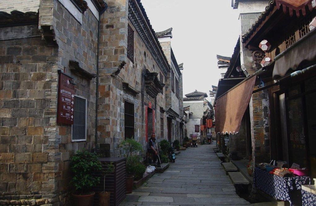 逃出郊外露营地